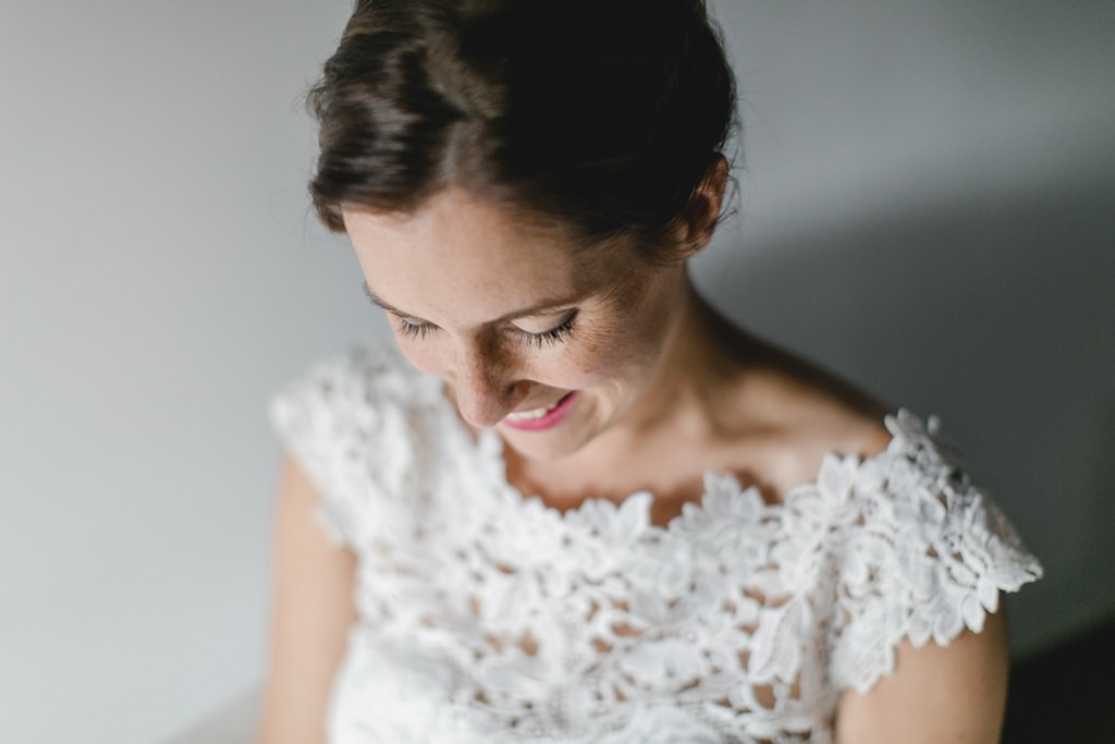 Braut in ihrem Brautkleid - Photo by Hanna Witte