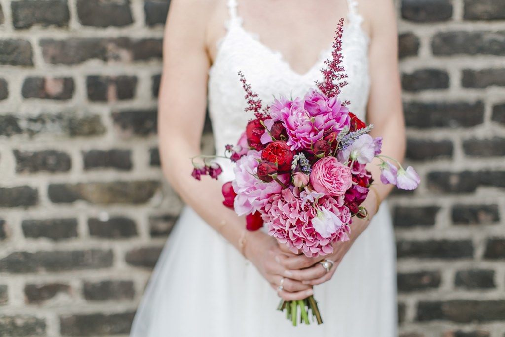 Brautstrauß mit Pfingstrosen und Hortensien in Rosa und Pink | Foto: Hanna Witte