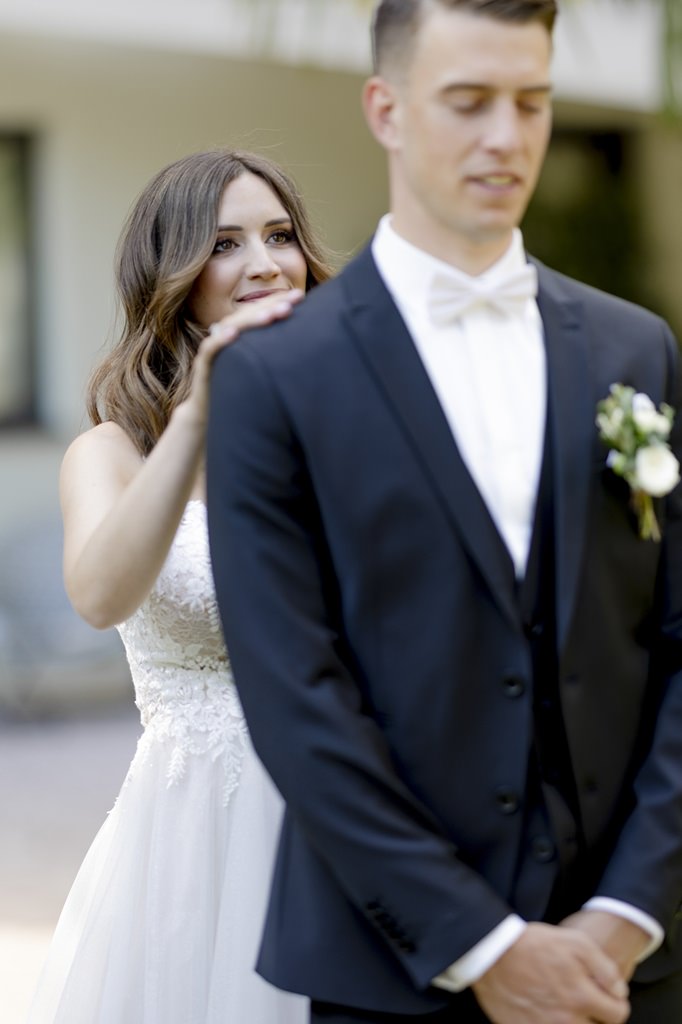 Braut und Bräutigam kurz vor dem First Look | Bild: Hochzeitsfotografin Hanna Witte