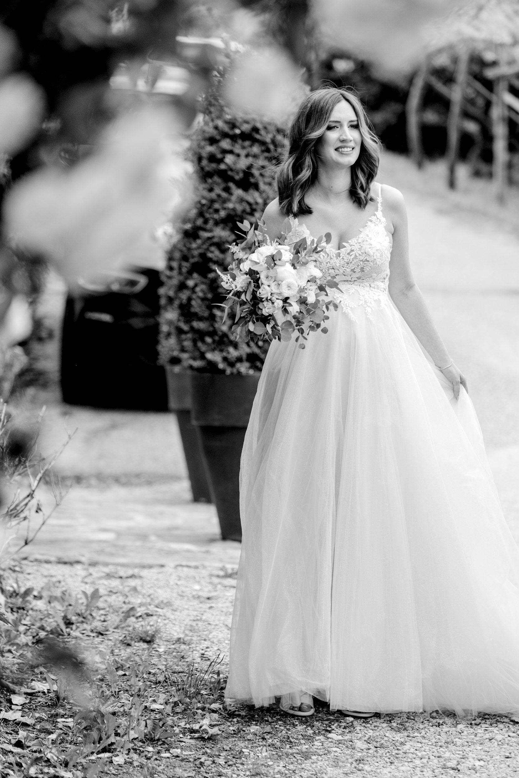 die Braut auf dem Weg zur Freien Trauung | Bild: Hochzeitsfotografin Hanna Witte