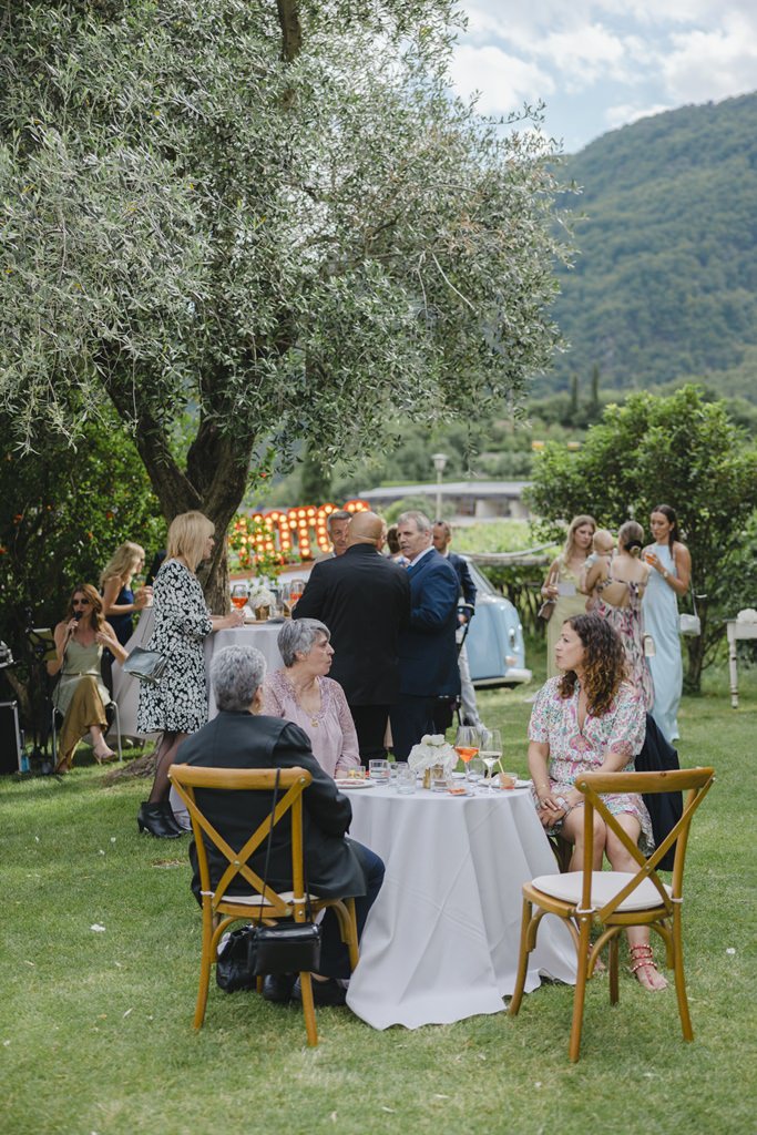 Outdoor Hochzeitsempfang bei einer Italien Hochzeit in Südtirol | Bild: Hochzeitsfotografin Hanna Witte